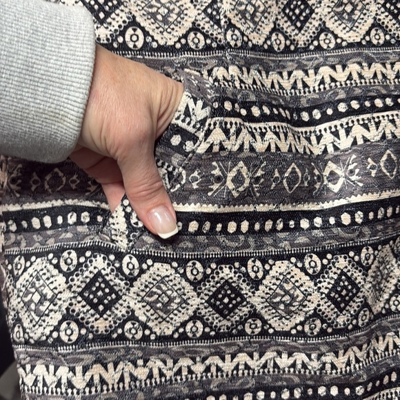 Cute geometric pattern mini skirt - Picture 4 of 4